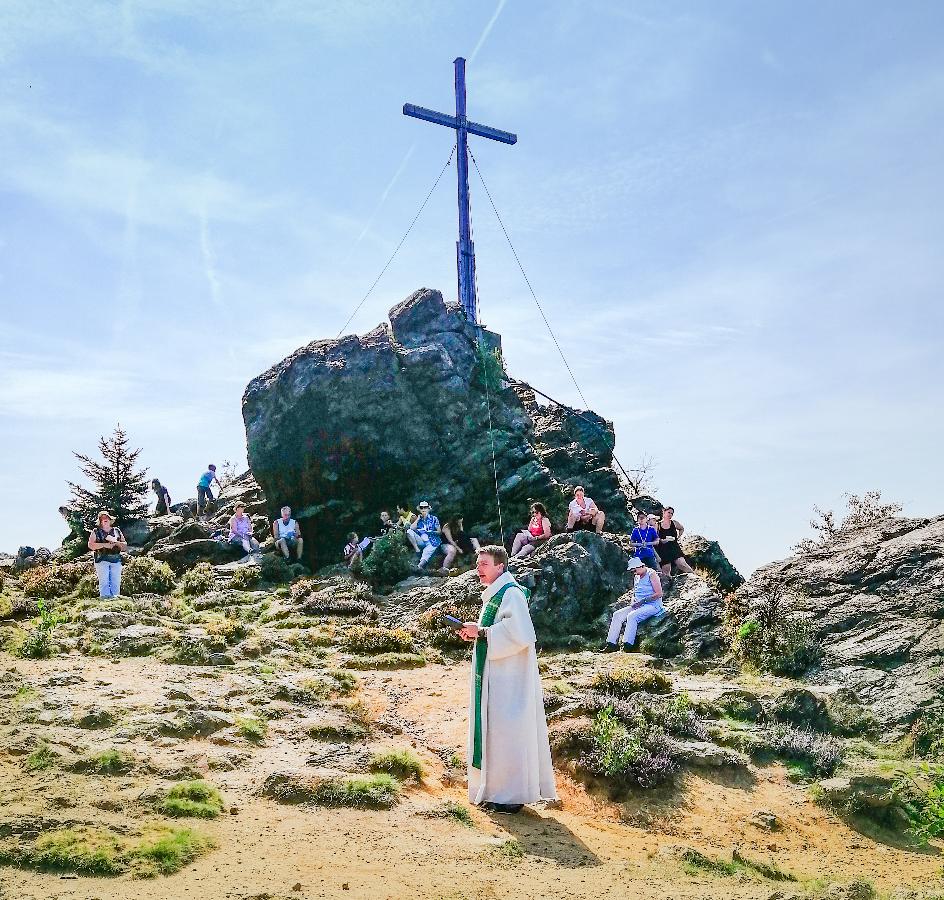 Kath_Kirche_Berggottesdienst